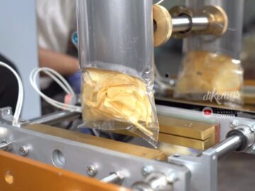 Mesin pembungkus snack sachet