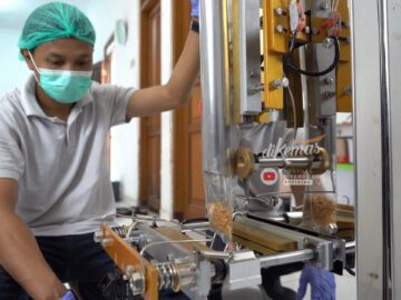 Mesin Pembungkus Bawang Goreng dengan Plastik Kemasan