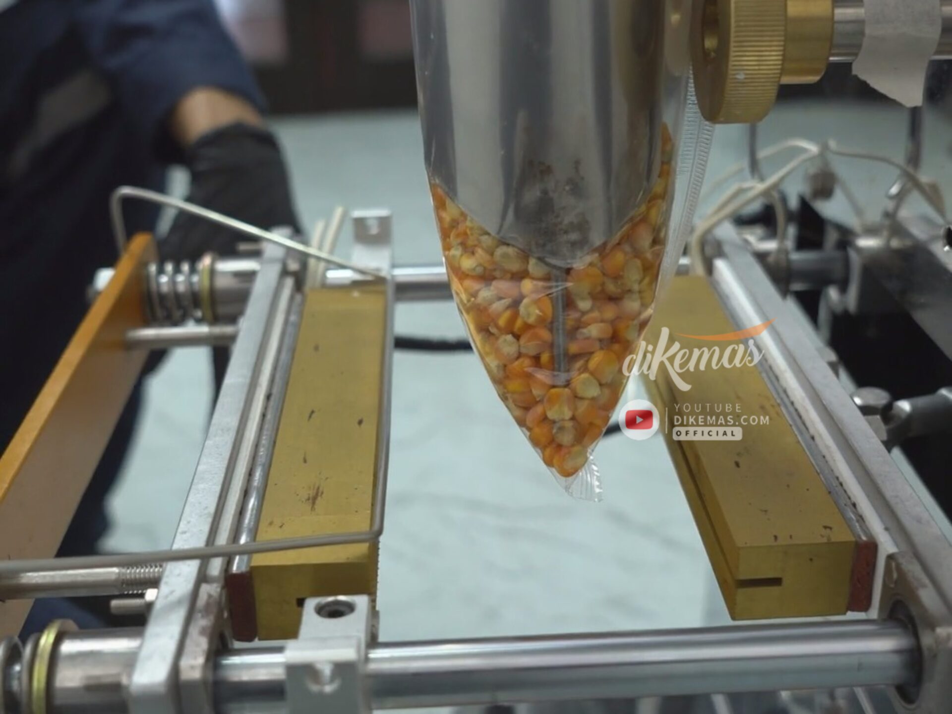 Mesin Kemas Jagung Presisi Tinggi