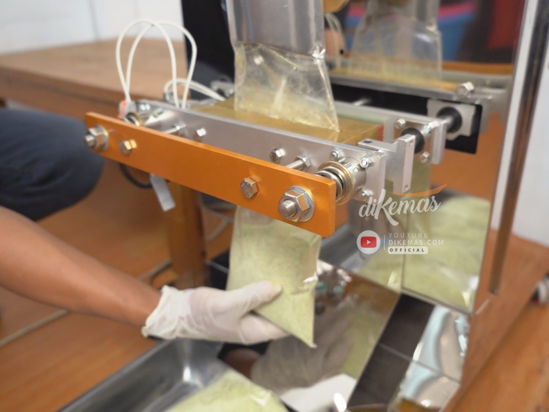 Mesin Packaging Susu Bubuk Otomatis