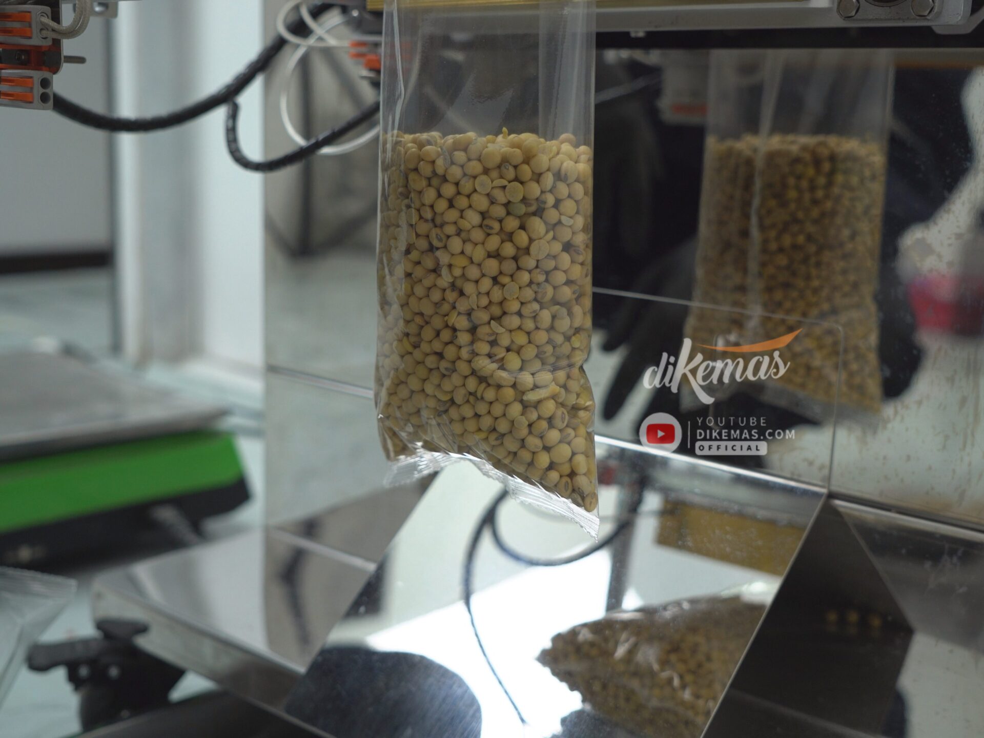 Mesin Packaging Biji-Bijian Otomatis