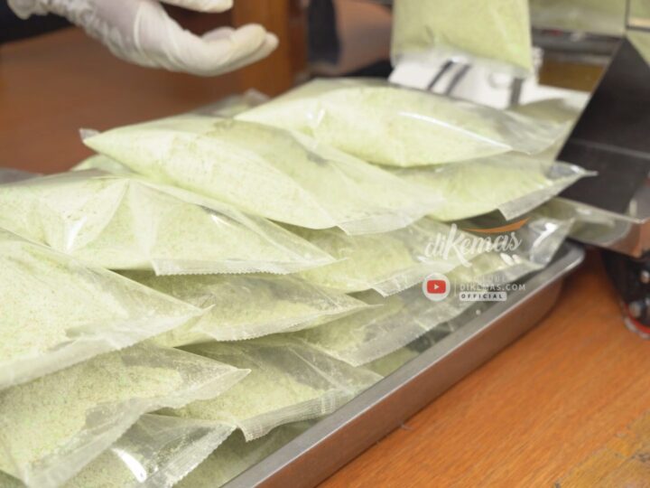 hasil kemasan mesin bungkus susu bubuk - Mesin Bungkus Susu Bubuk Otomatis, Higienis dan Aman mesin bungkus susu bubuk