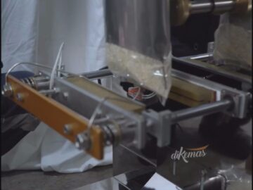 mesin pengemas beras otomatis