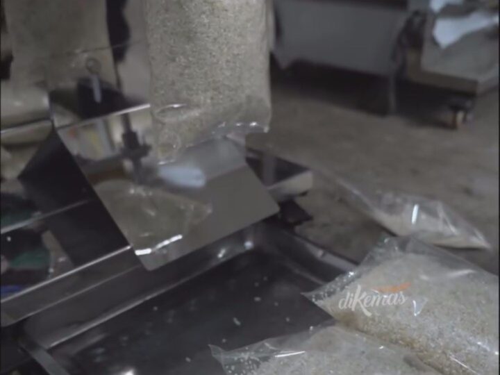 mesin bungkus beras 1kg 5kg